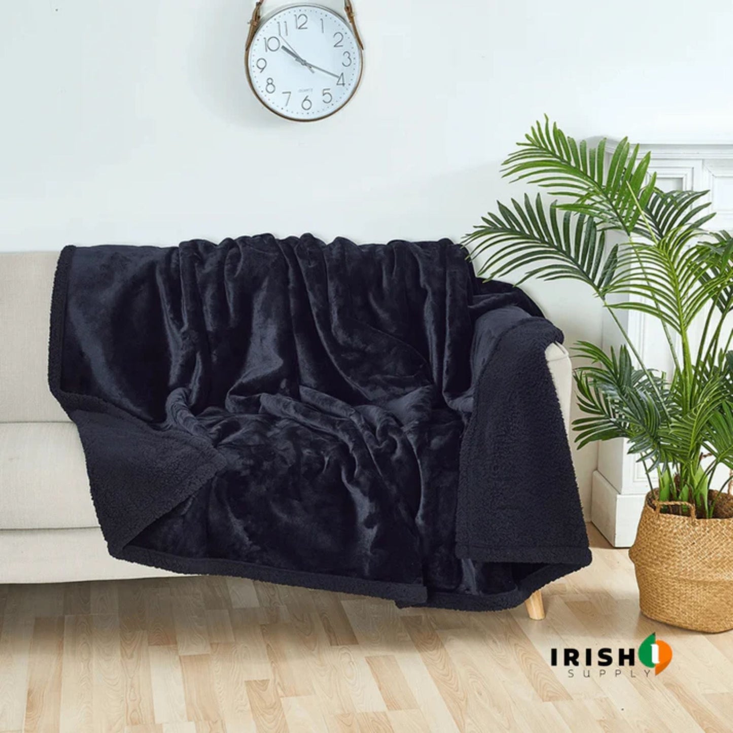 Snuggly Pet Waterproof Blanket